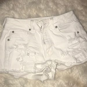 White American Eagle shorts